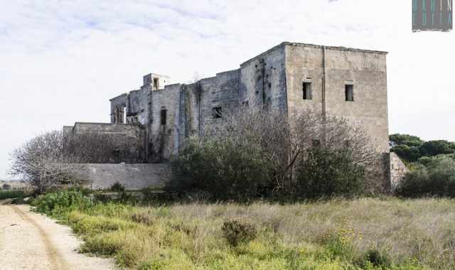 Bari. Antiche mura, scritte sataniche e toccanti poesie:  la masseria Caggiano